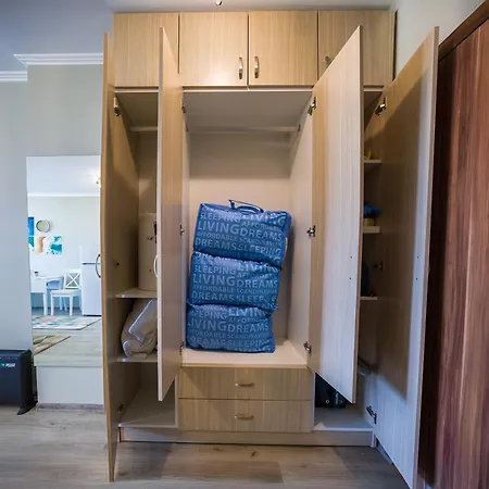 Wave 35 Apartment Shkorpilovtsi